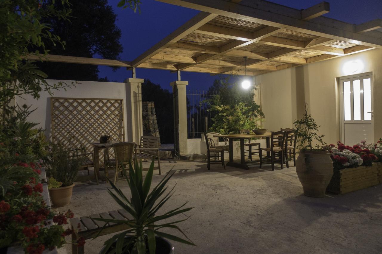 Villa Dio Petres Kroustas Экстерьер фото