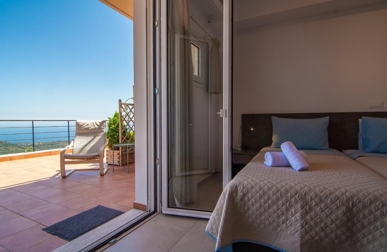 Villa Dio Petres Kroustas Экстерьер фото